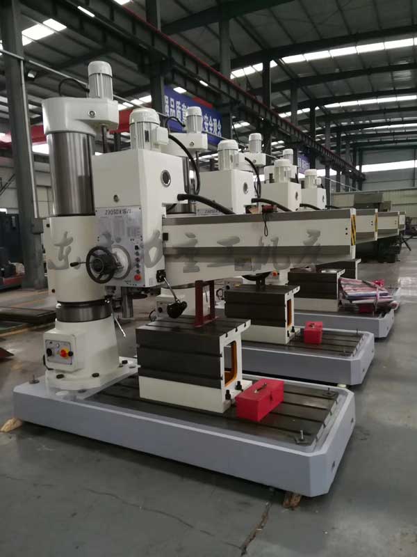 Z3050搖臂鉆床客戶使用現(xiàn)場