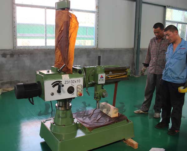 萬向搖臂鉆床圖片